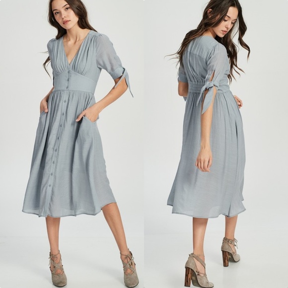 Dresses & Skirts - 'Delaney' Midi Dress.